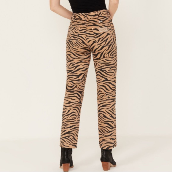 Wrangler nwt Tiger print tan black denim Wild West high rise straight crop jeans - Picture 10 of 11